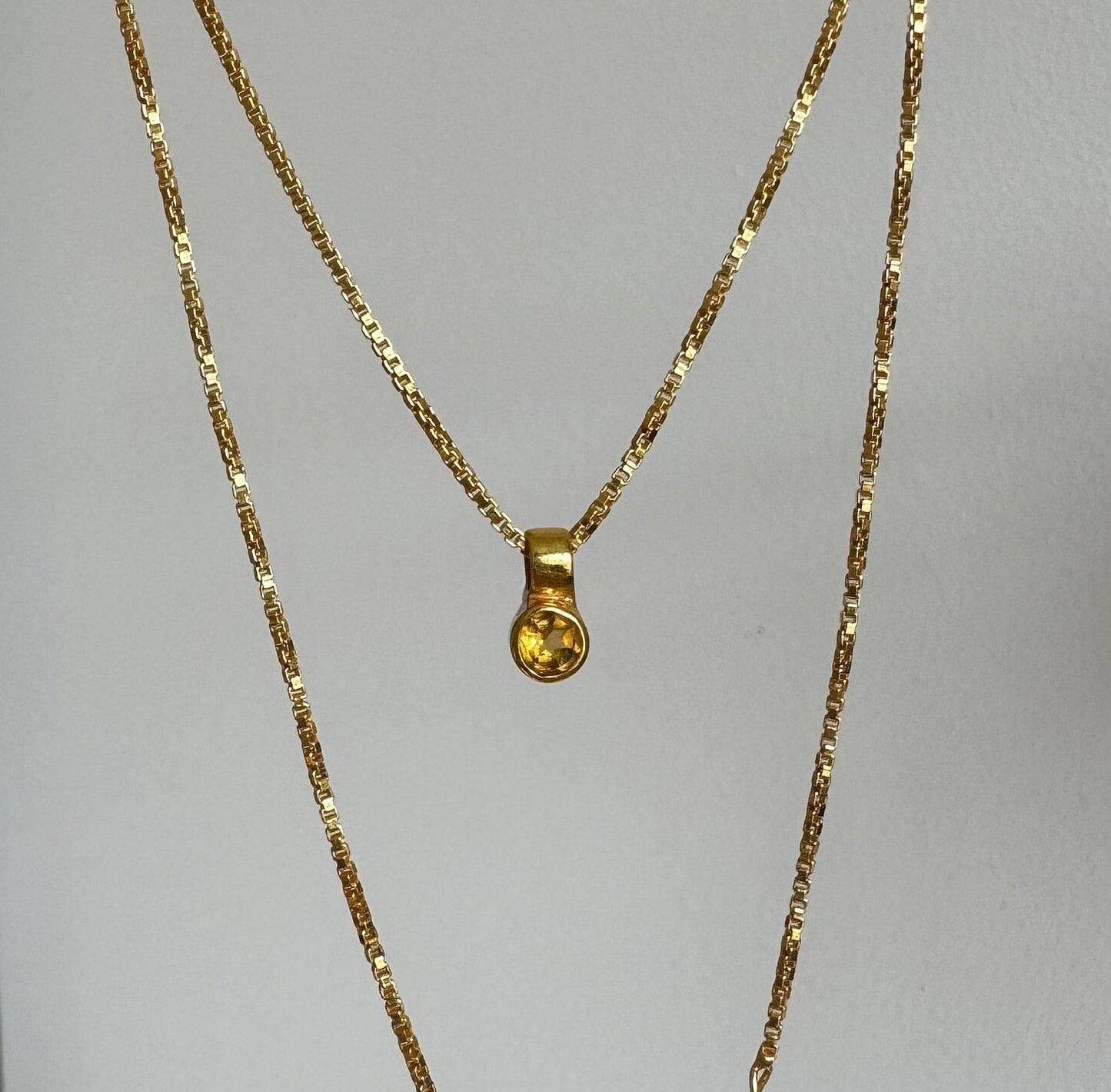 Citrine Spotlight Necklace | Round Pendant | 18K Gold Plated